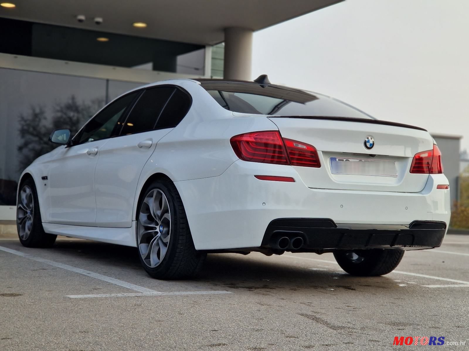 2016' BMW Serija 5 520D photo #6