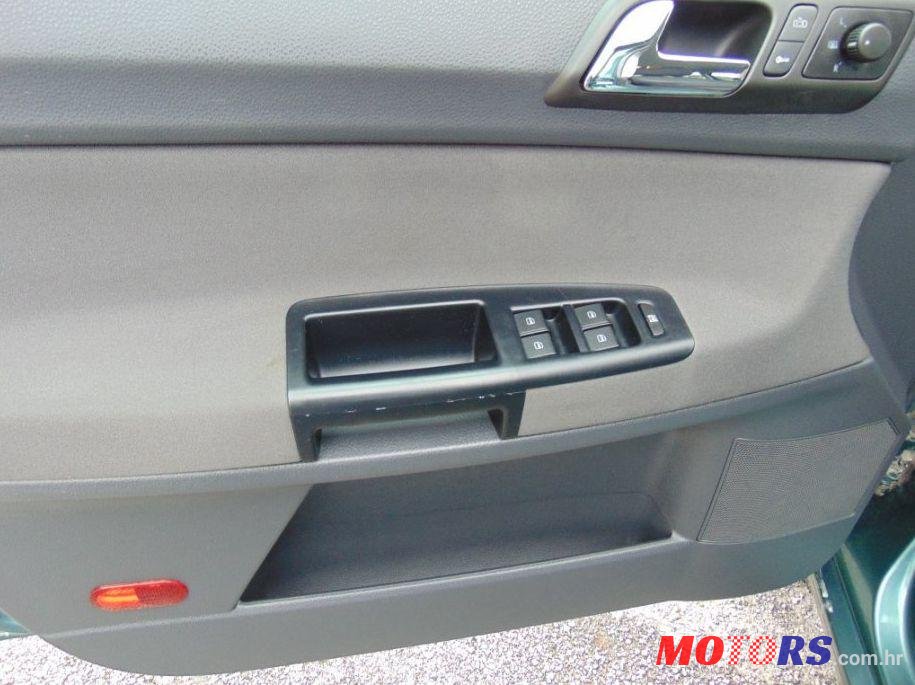 2005' Volkswagen Polo 1,4 photo #2