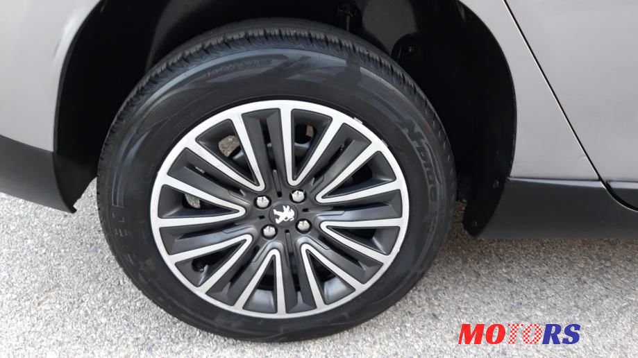 2014' Peugeot 2008 photo #4