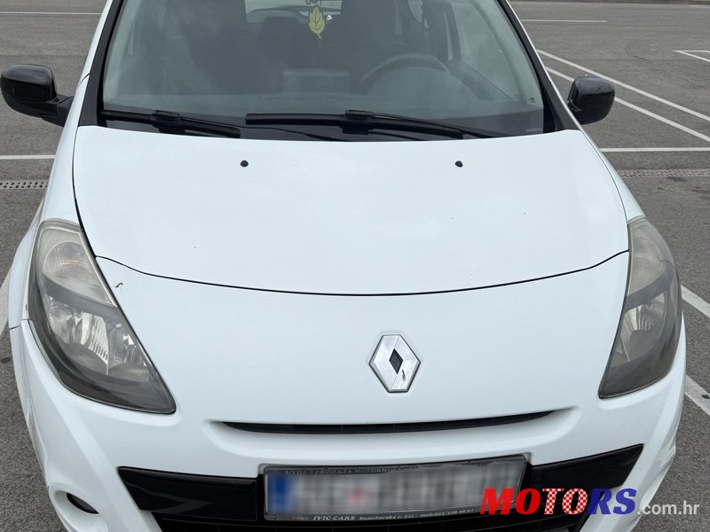 2010' Renault Clio 1,5 Dci photo #1