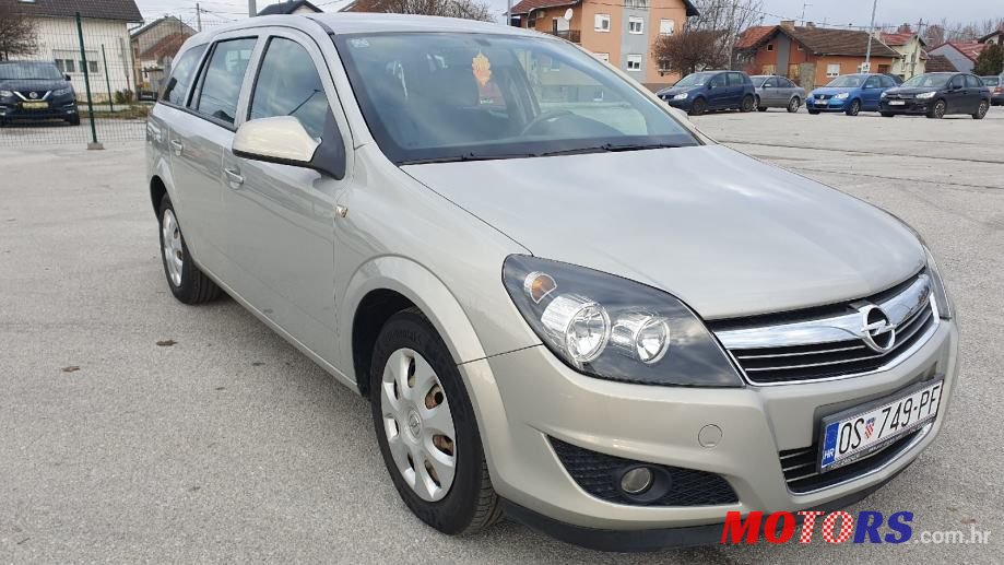 2010' Opel Astra Karavan photo #1