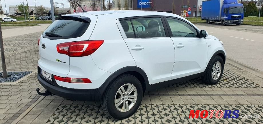 2011' Kia Sportage photo #3