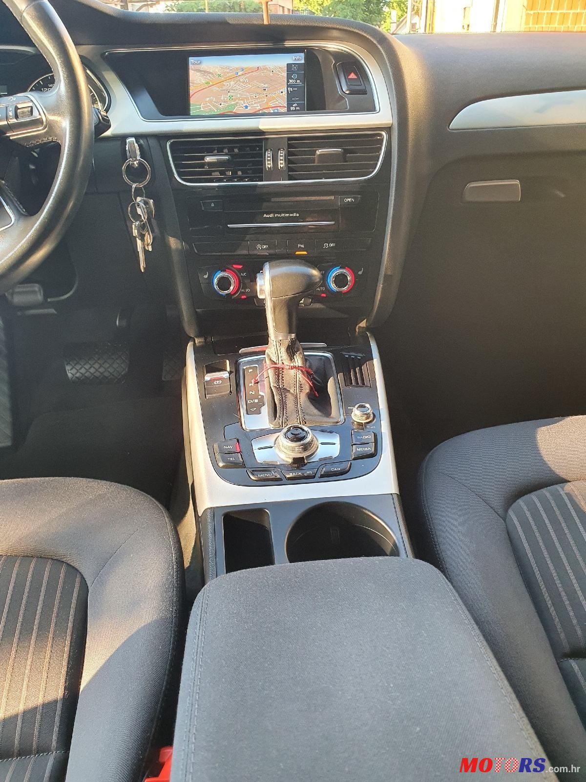 2015' Audi A4 Avant photo #6