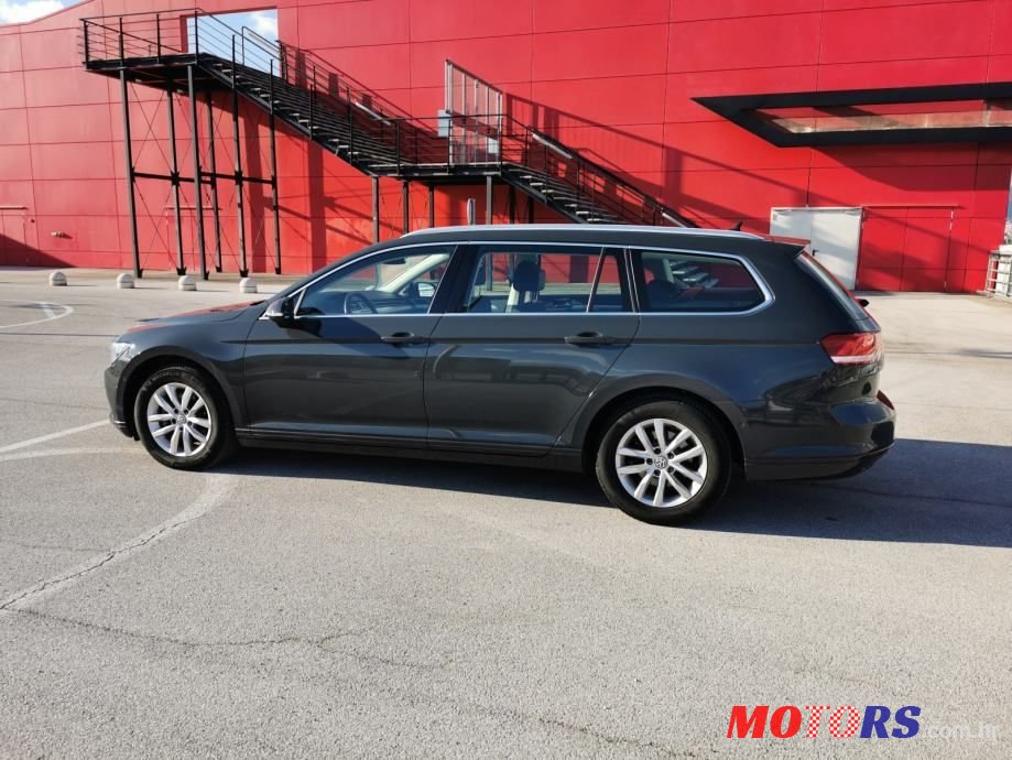 2017' Volkswagen Passat Variant photo #6