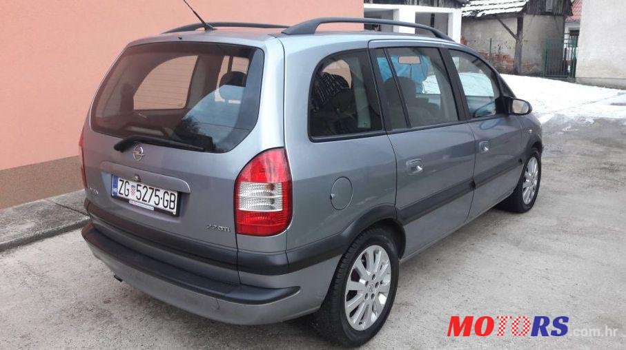 2003' Opel Zafira 2,2 Dtr photo #1