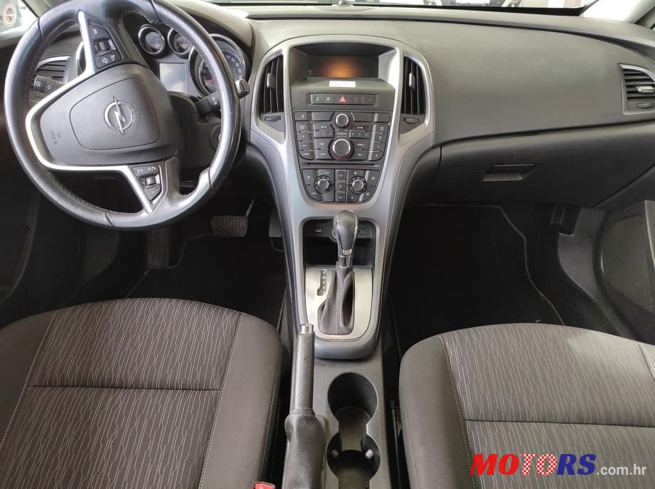 2014' Opel Astra Karavan photo #5