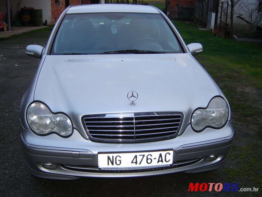 2000' Mercedes-Benz 220 photo #1