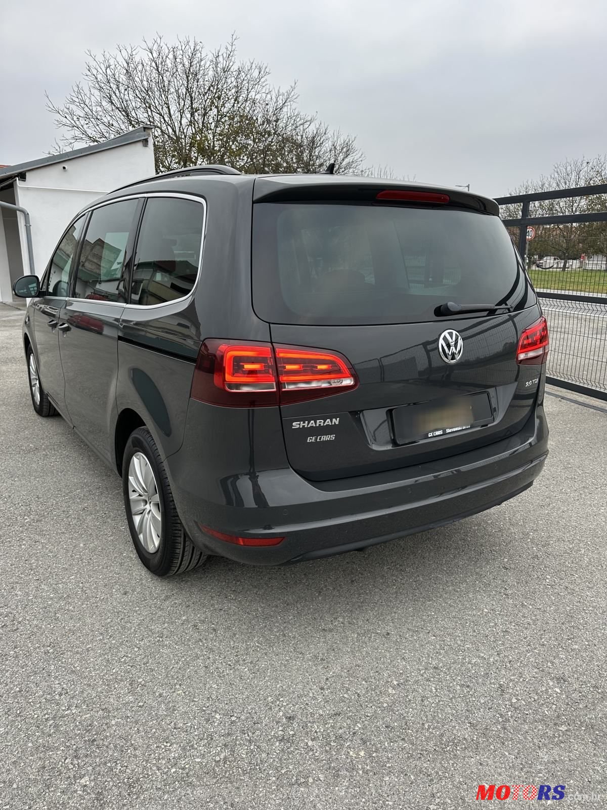 2016' Volkswagen Sharan photo #5