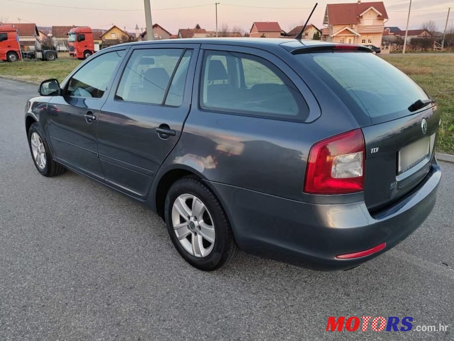 2012' Skoda Octavia Combi photo #5