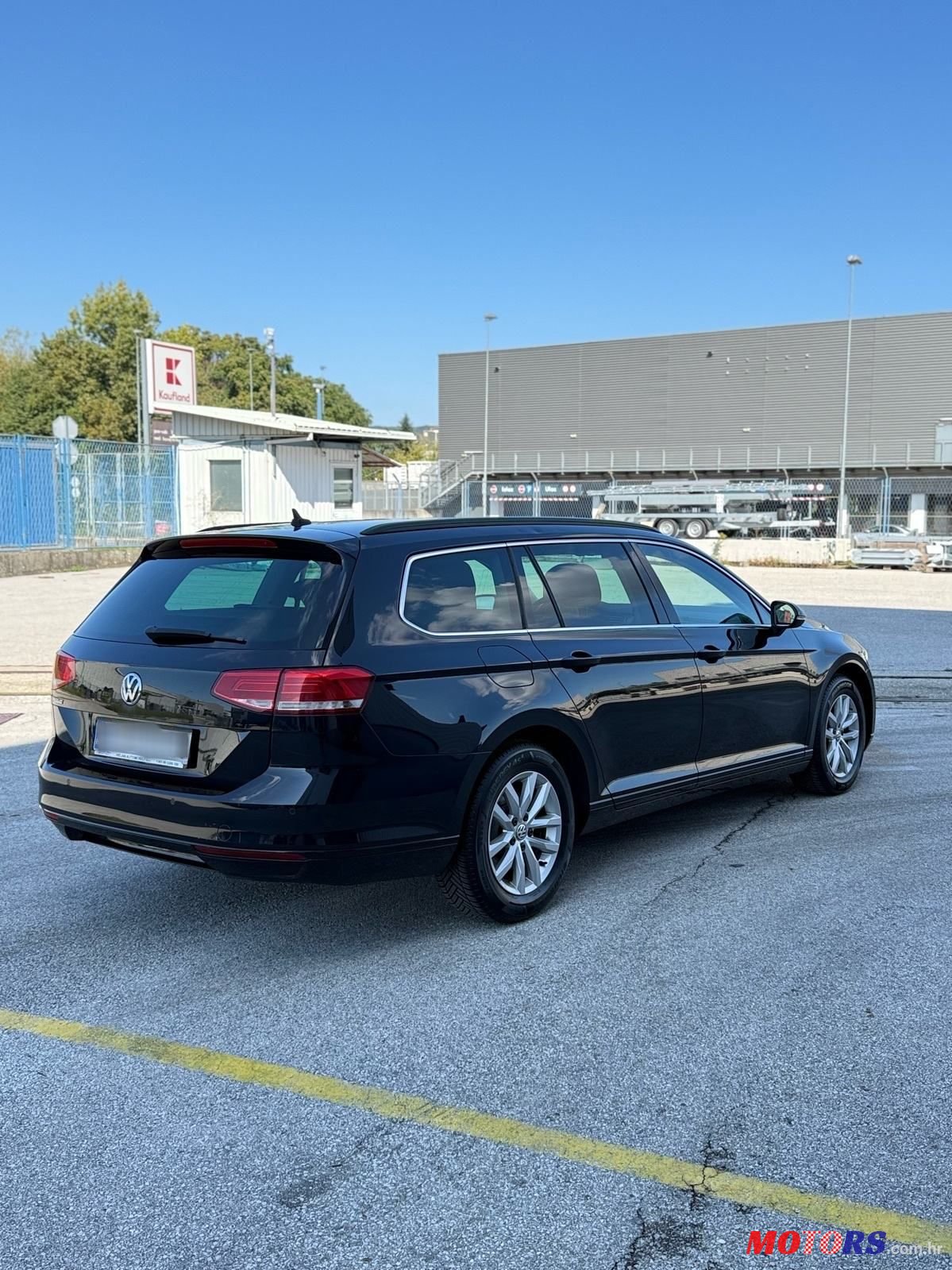 2016' Volkswagen Passat Variant photo #6