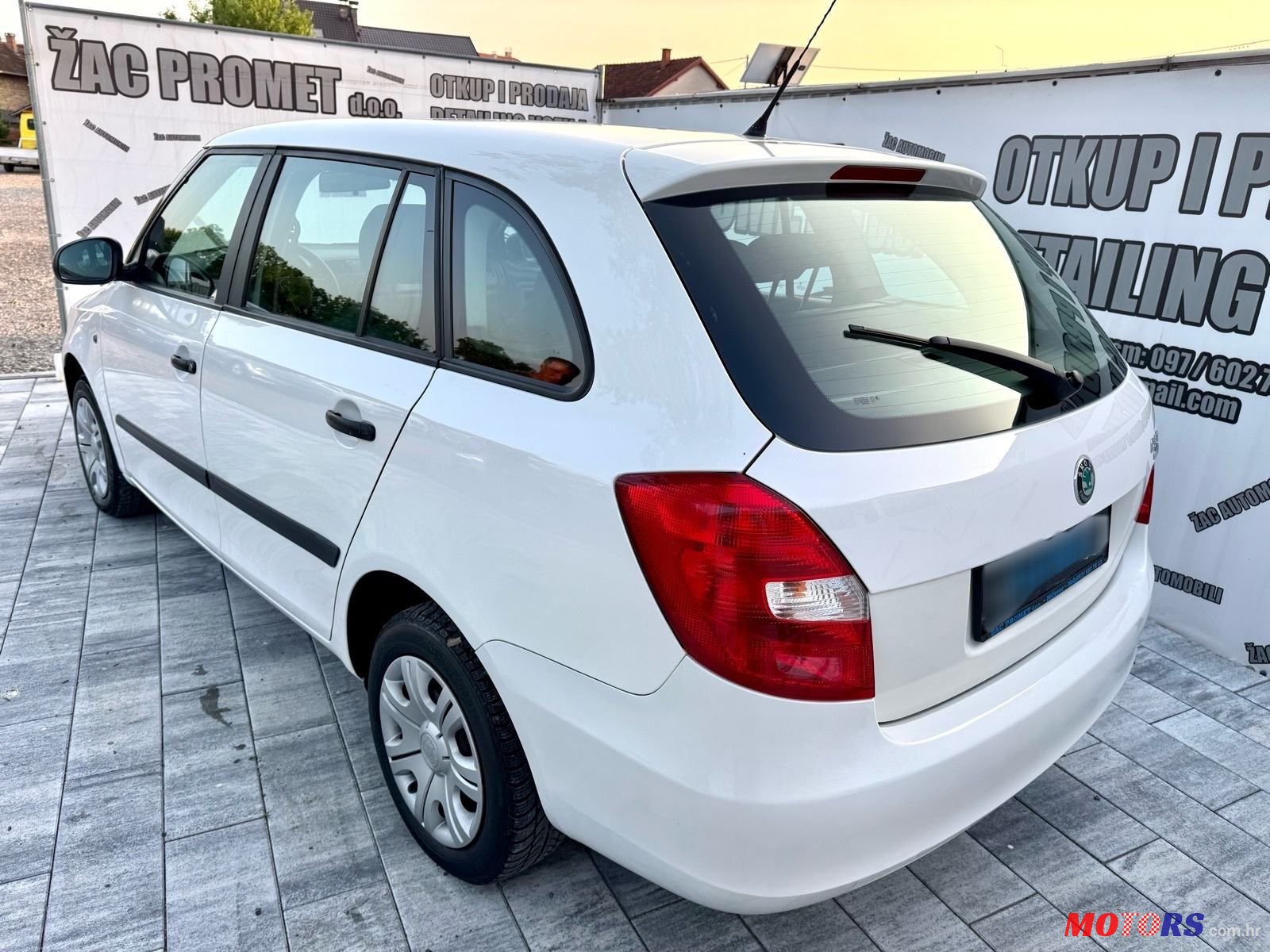 2010' Skoda Fabia Combi photo #1