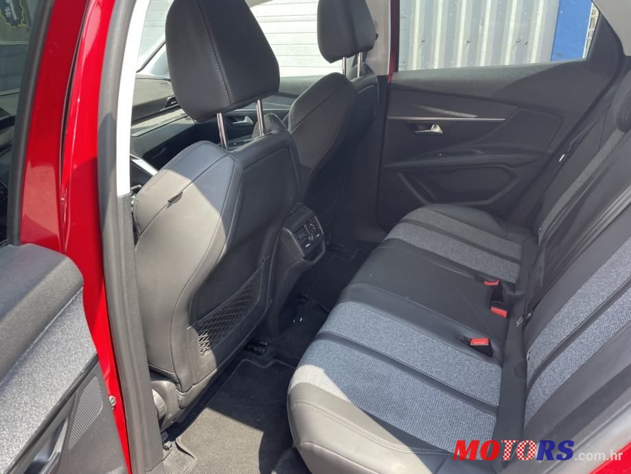 2019' Peugeot 3008 photo #6