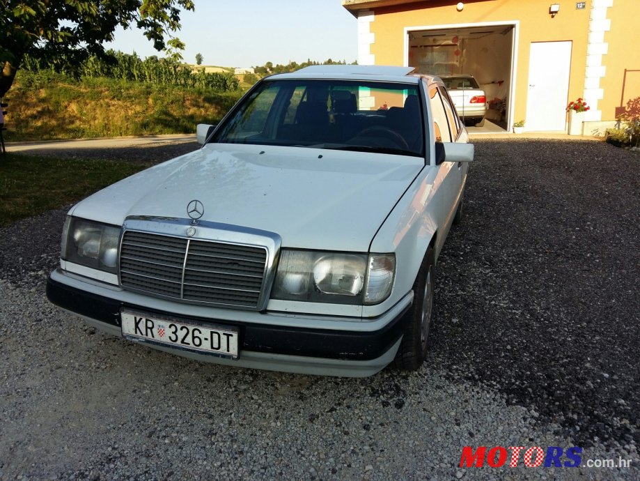 1989' Mercedes-Benz 190 200D photo #1