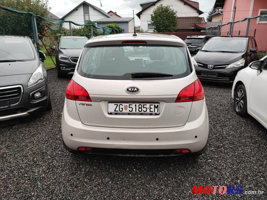 2011' Kia Venga photo #5