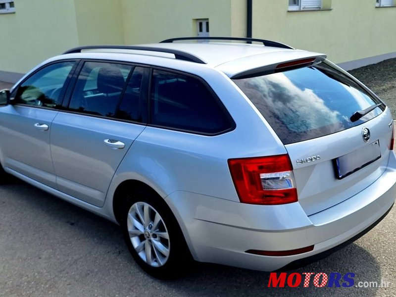 2019' Skoda Octavia Combi photo #3