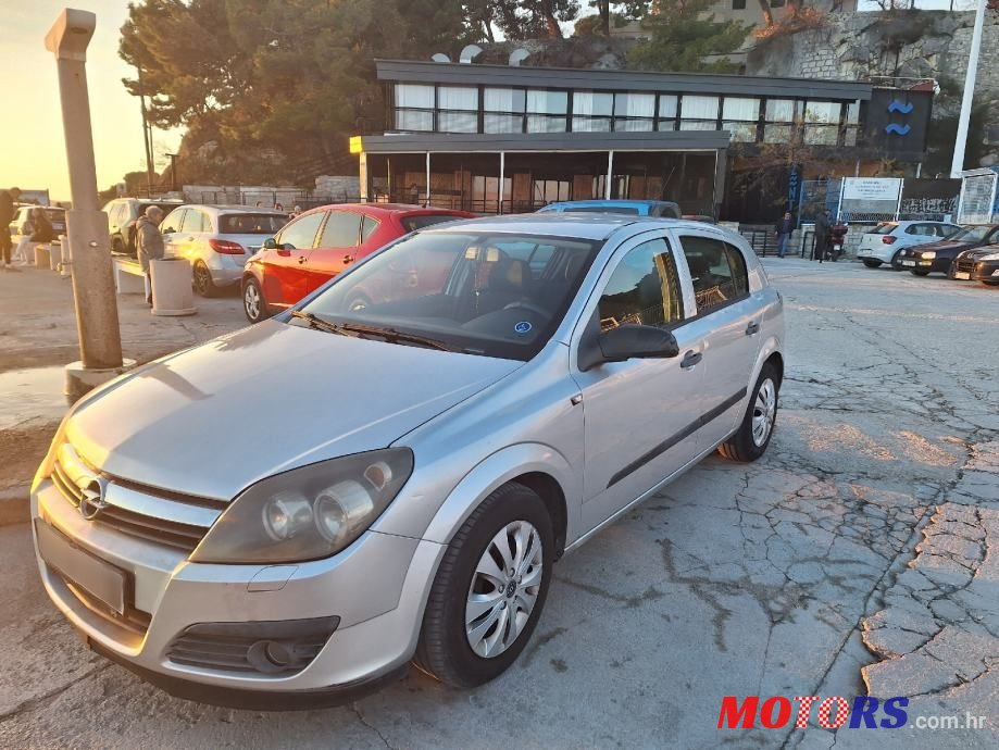 2005' Opel Astra 1,6 photo #1