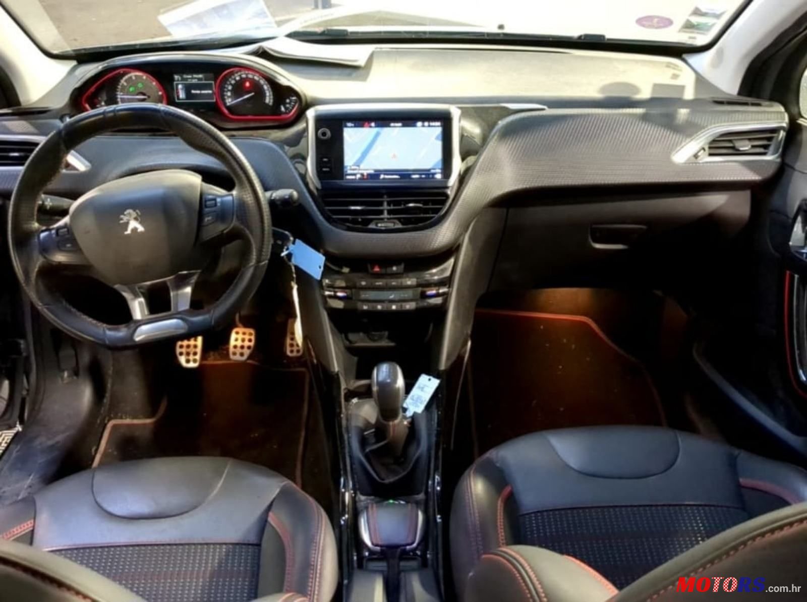 2017' Peugeot 2008 1,2 photo #3