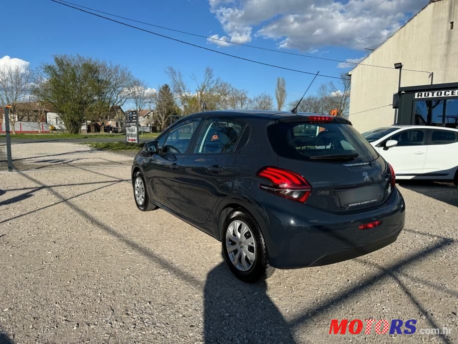 2018' Peugeot 208 1,2 Puretech photo #3