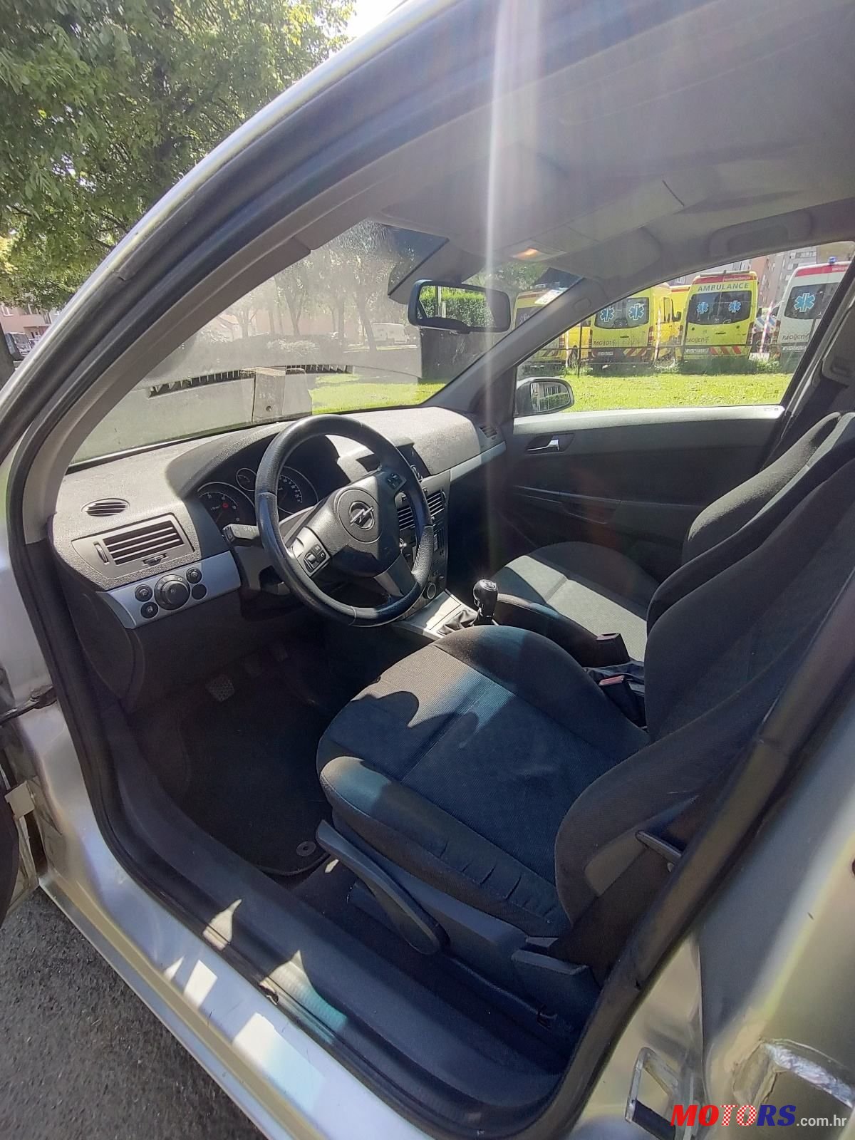 2005' Opel Astra Karavan photo #5