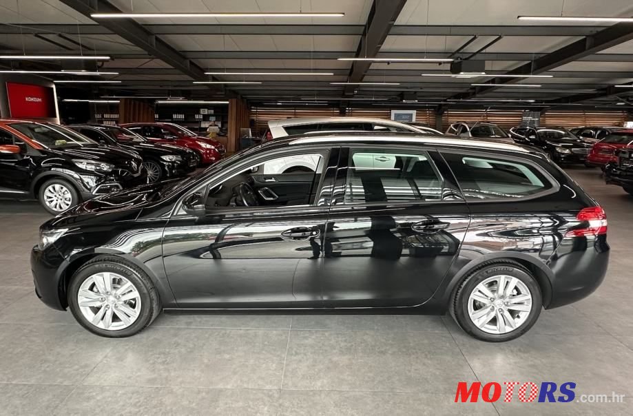 2018' Peugeot 308 Sw photo #3