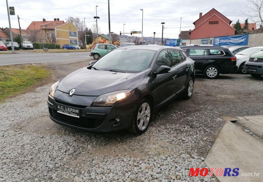 2011' Renault Megane Grandtour photo #1