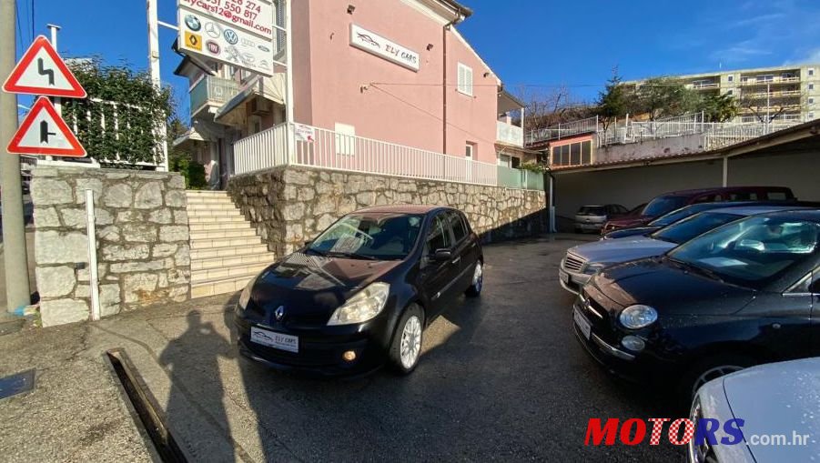 2008' Renault Clio 1,5 Dci photo #1