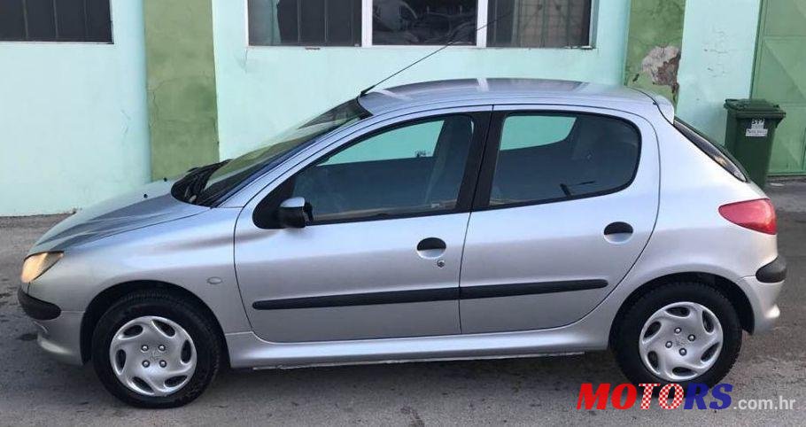 2003' Peugeot 206 206 1,4 Hdi photo #2