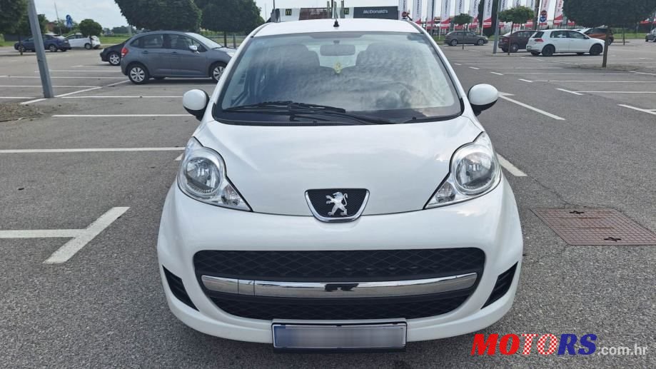 2009' Peugeot 107 1.0 Urban photo #1