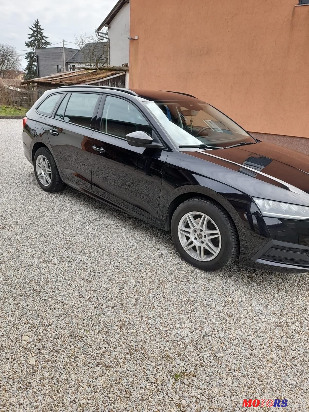 2021' Skoda Octavia Combi photo #3