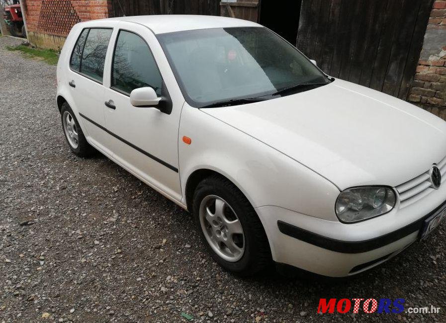 2000' Volkswagen Golf IV 1,6 photo #1