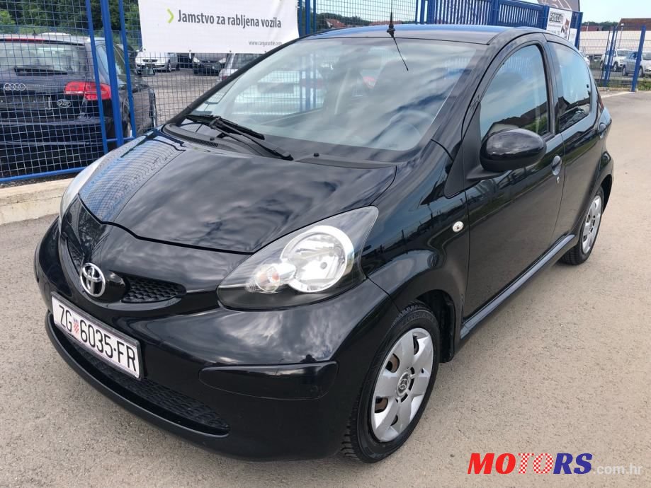 2008' Toyota Aygo photo #2