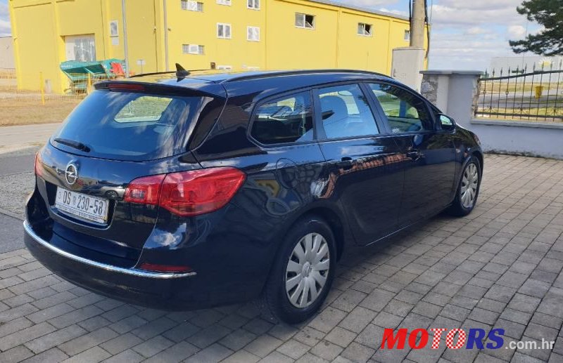 2016' Opel Astra Karavan photo #5