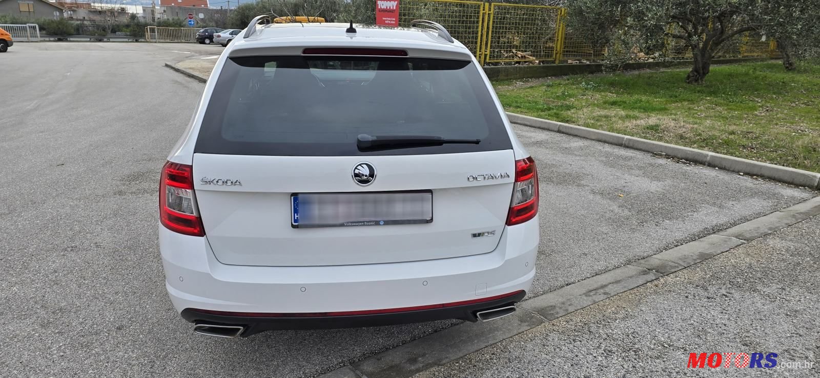 2015' Skoda Octavia Combi photo #3