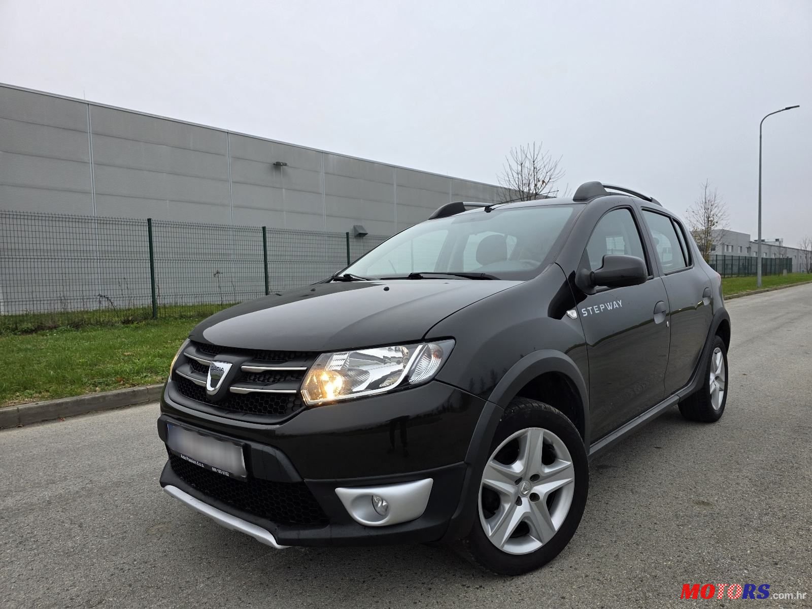 2014' Dacia Sandero photo #4