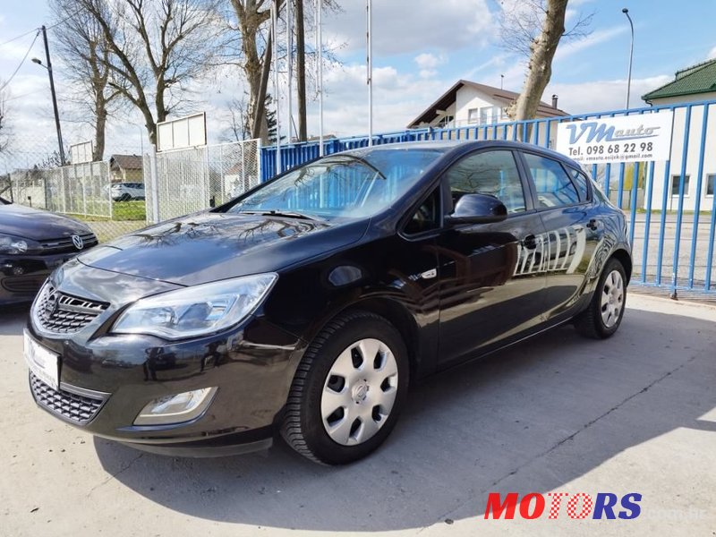 2012' Opel Astra 1,4 Turbo photo #4