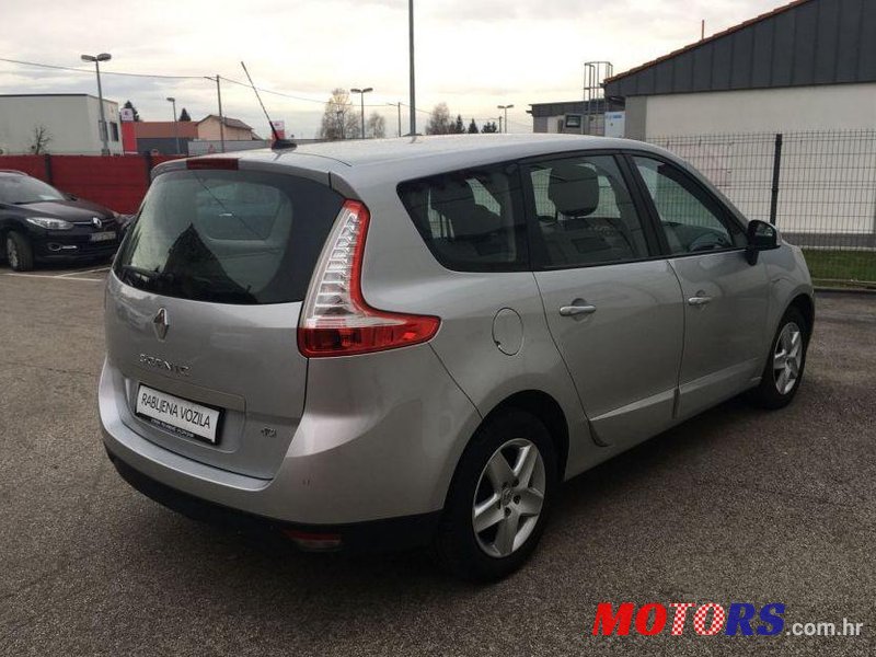 2016' Renault Grand Scenic Dci photo #2