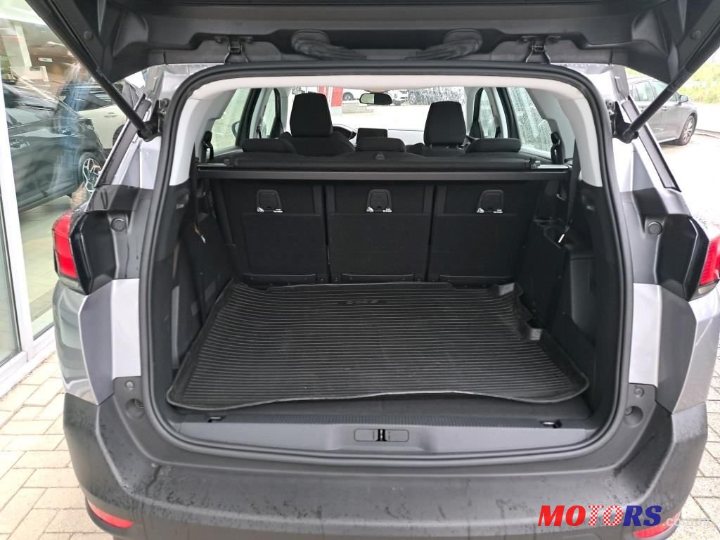 2019' Peugeot 5008 photo #5