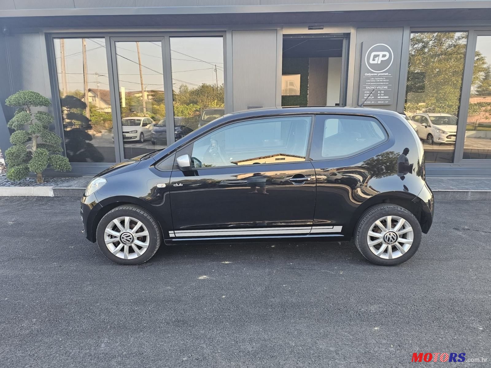 2015' Volkswagen Up! 1,0 Up! photo #3