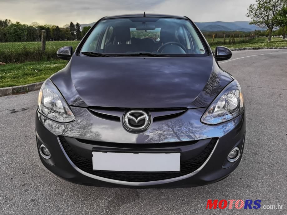 2013' Mazda 2 photo #2