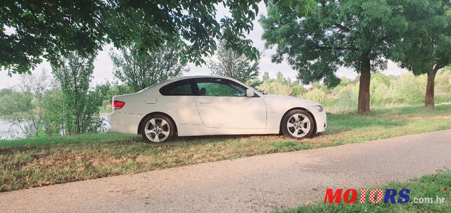 2009' BMW Serija 3 320D photo #2