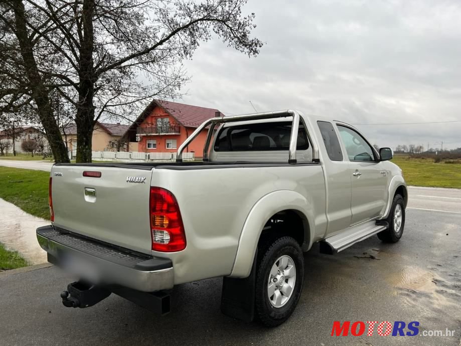 2008' Toyota Hilux 2.5D photo #2