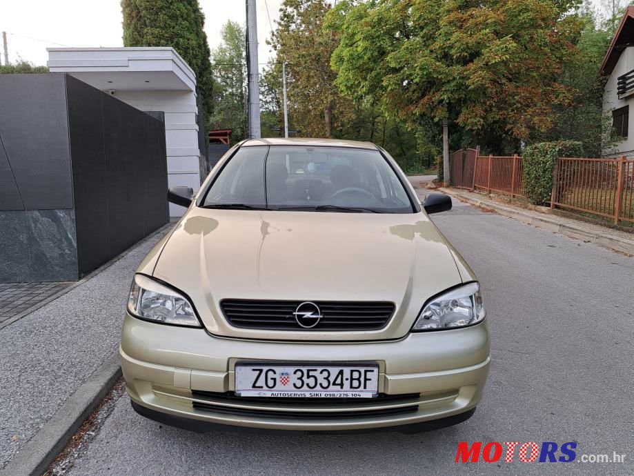 2006' Opel Astra Classic photo #3