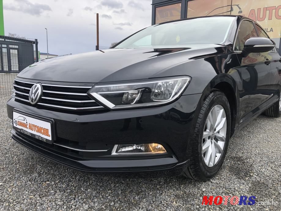 2017' Volkswagen Passat photo #6