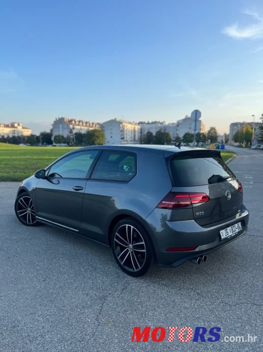 2017' Volkswagen Golf 7 2,0 Gtd photo #4
