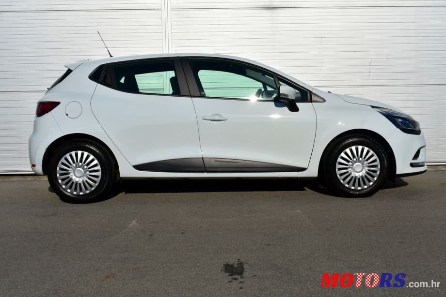 2020' Renault Clio 1.5 Dci photo #1