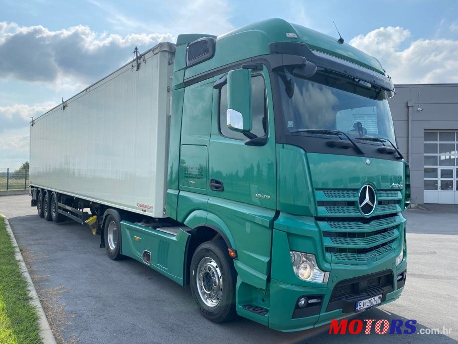 2015' Mercedes-Benz photo #1