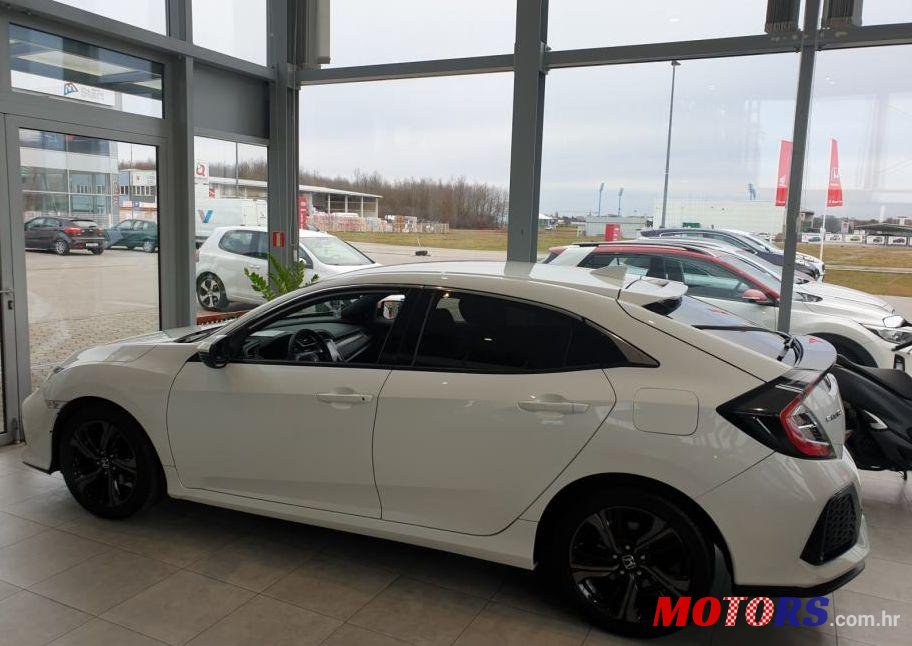 2017' Honda Civic 1,0T photo #1