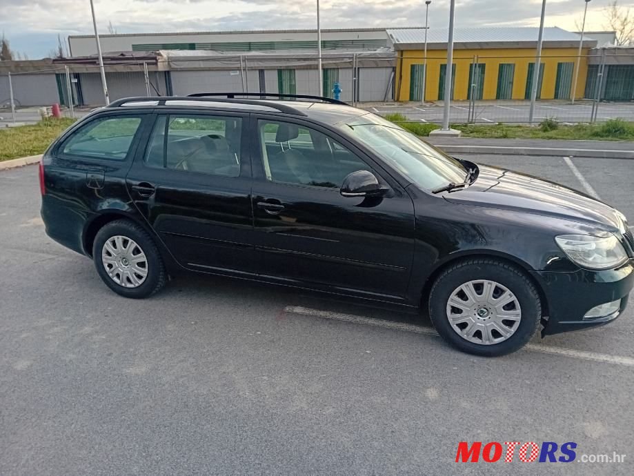 2010' Skoda Octavia Combi photo #1