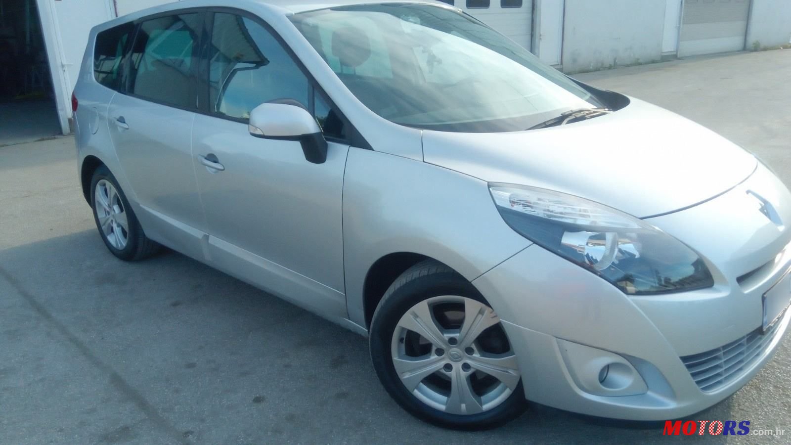 2011' Renault Grand Scenic 1.6 Dci photo #2