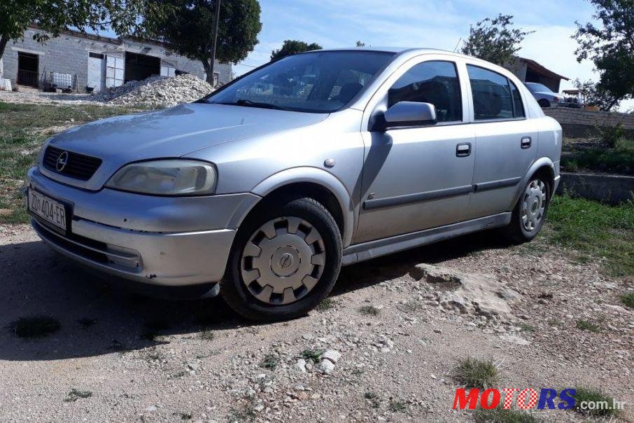 2005' Opel Astra 1,4 16V photo #1